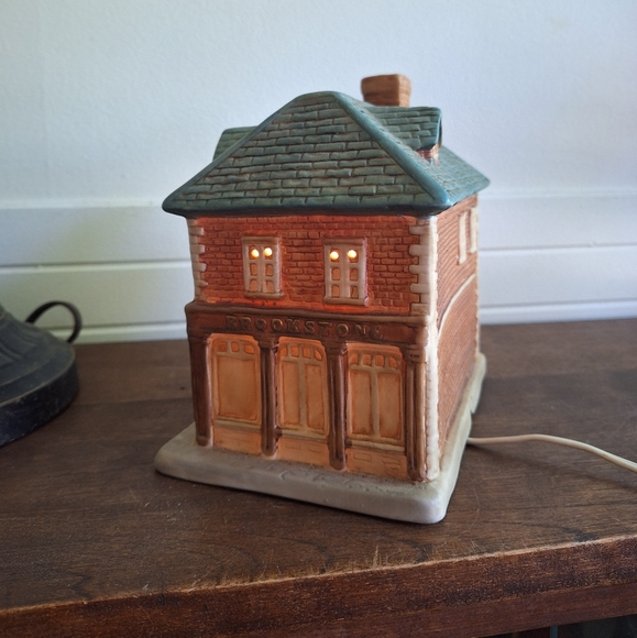 Brookstone historic building for Christmas Village - Picture 9 of 11